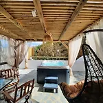 Janakos Luxury Apartamento