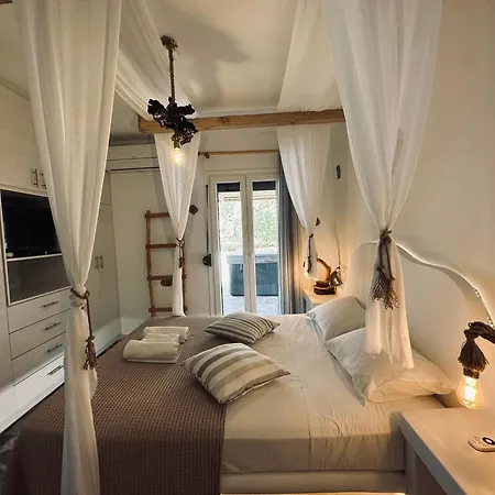 Janakos Luxury Apartment *